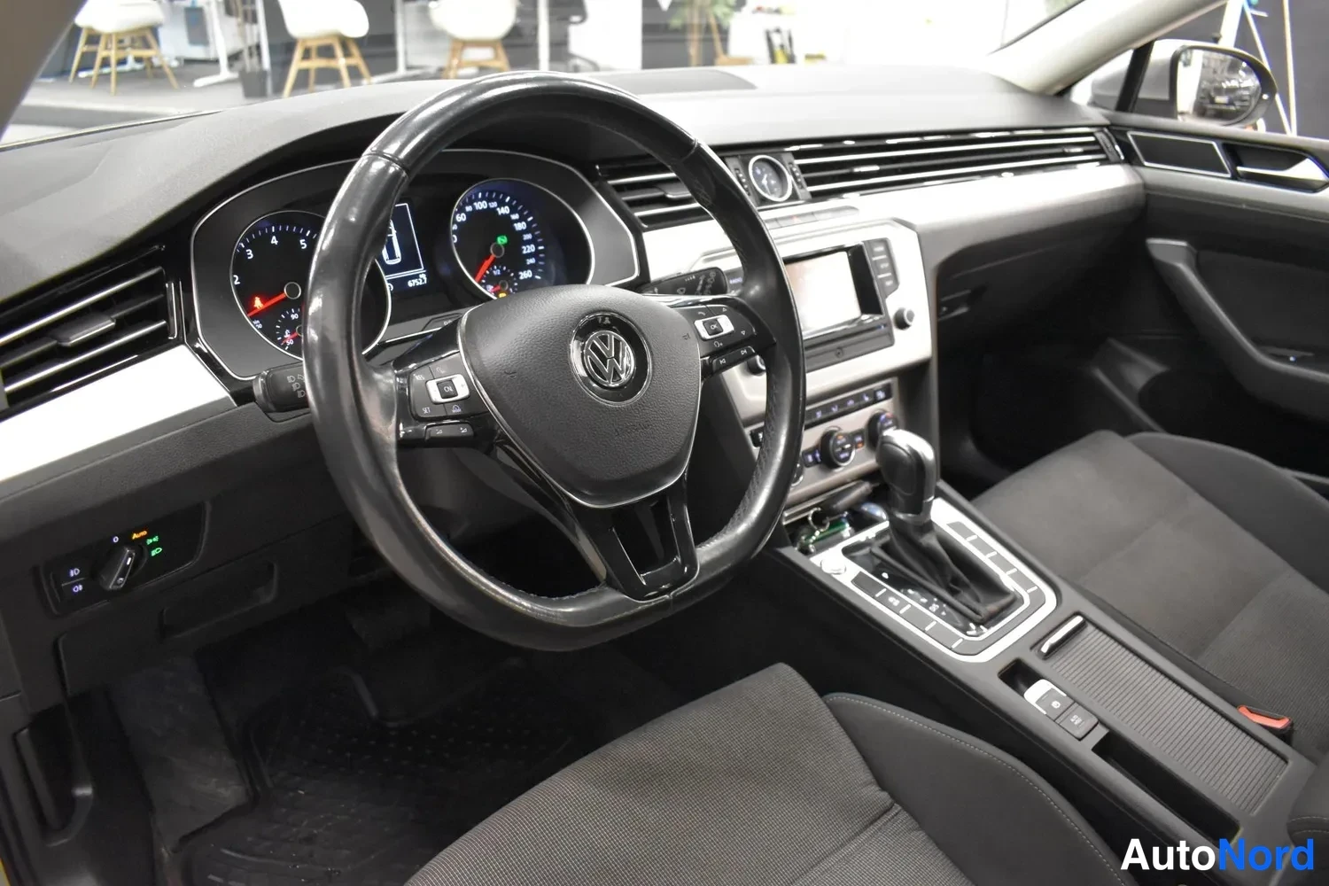 Harmaa Volkswagen Passat Variant 2017, ulkokuva 7 – Raisio