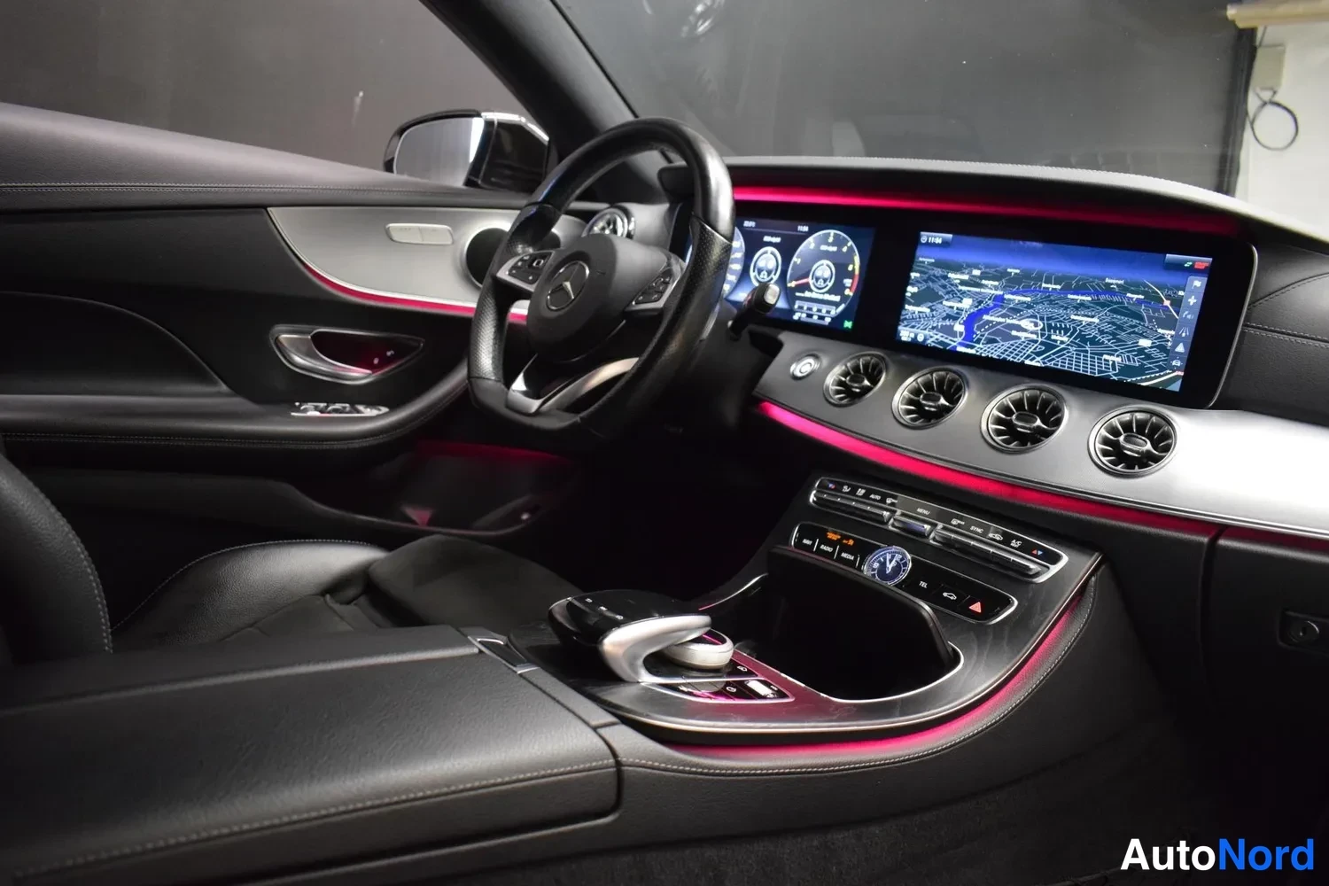 Valkoinen Mercedes-Benz E 220 d 2017, etuistuimet, kuva 7