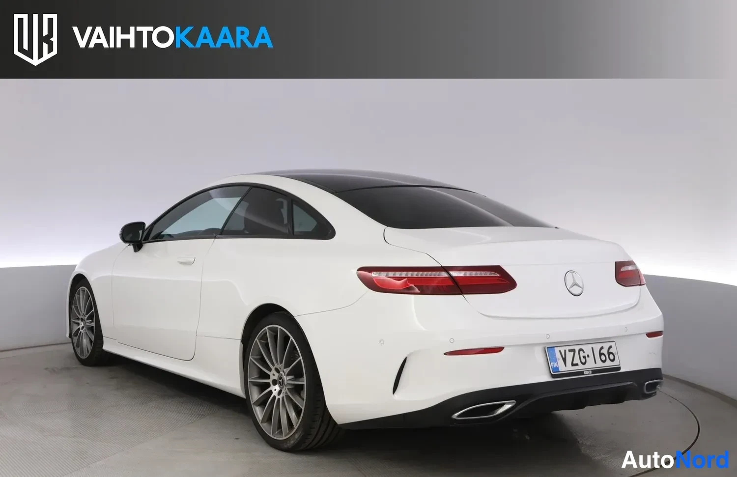 Valkoinen Mercedes-Benz E 220 d 2017, ulkokuva 3 – Raisio
