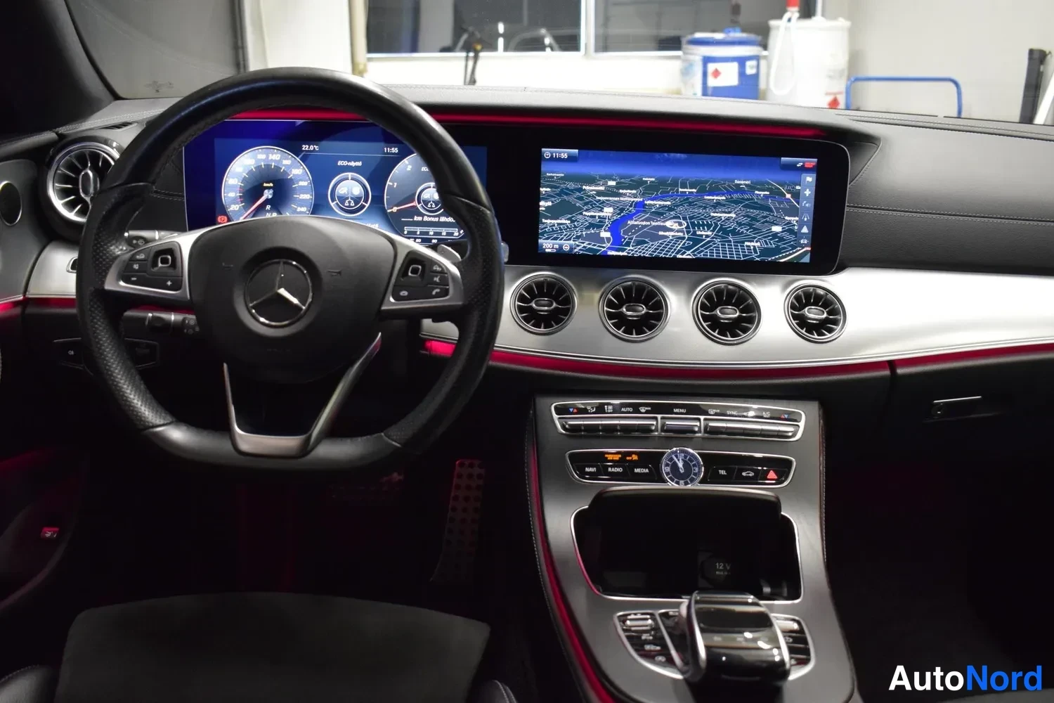 Valkoinen Mercedes-Benz E 220 d 2017, etuistuimet, kuva 9