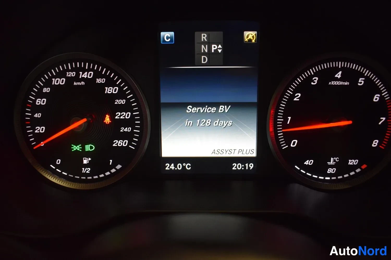 Valkoinen Mercedes-Benz C 200 2016, ulkokuva 13 – Raisio