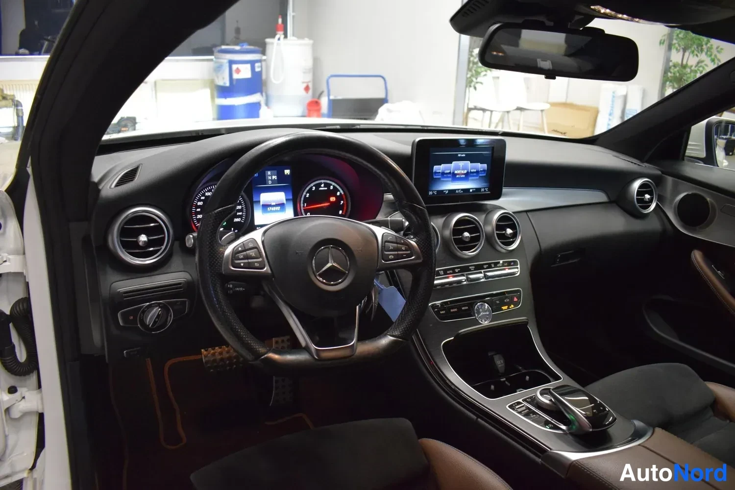 Valkoinen Mercedes-Benz C 200 2016, ulkokuva 7 – Raisio