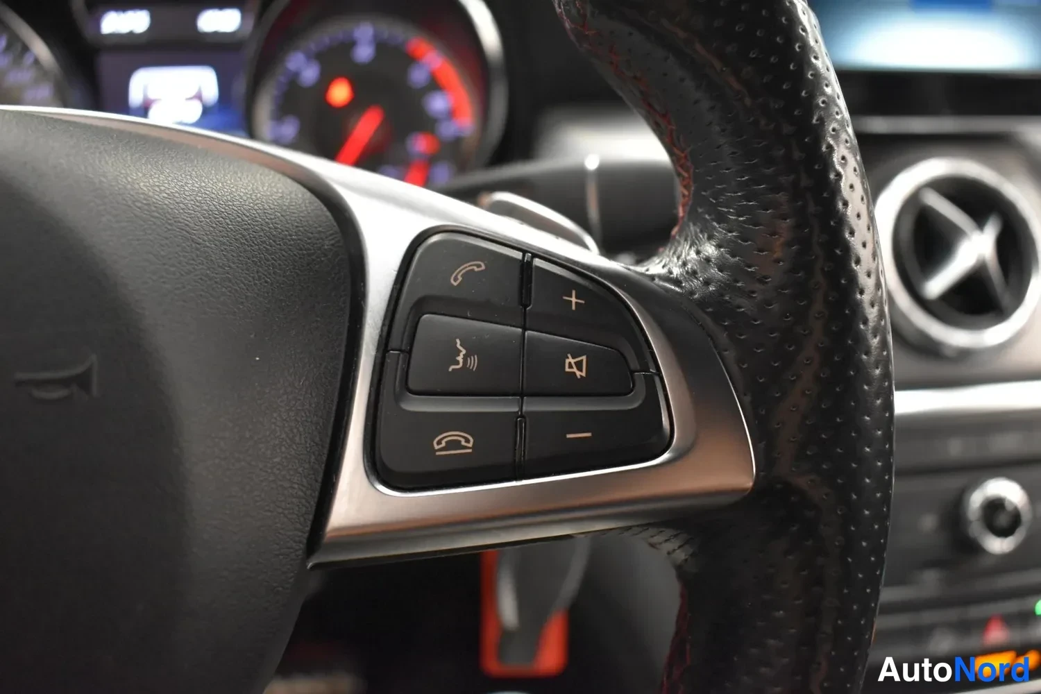 Musta Mercedes-Benz CLA 220 CDI 2015, ulkokuva 9 – Raisio