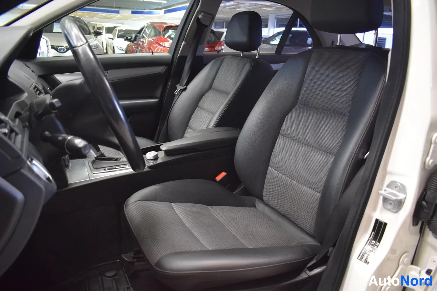 Valkoinen Mercedes-Benz C 200 CDI 2011, ulkokuva 8 – Raisio