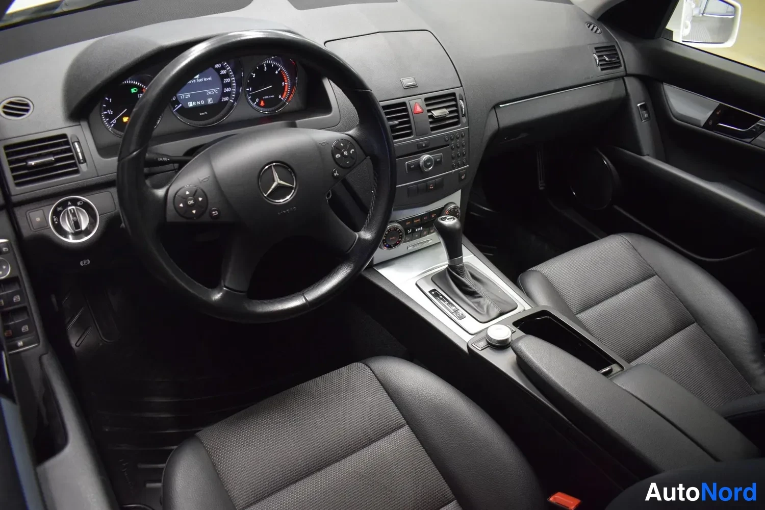 Valkoinen Mercedes-Benz C 200 CDI 2011, ulkokuva 9 – Raisio