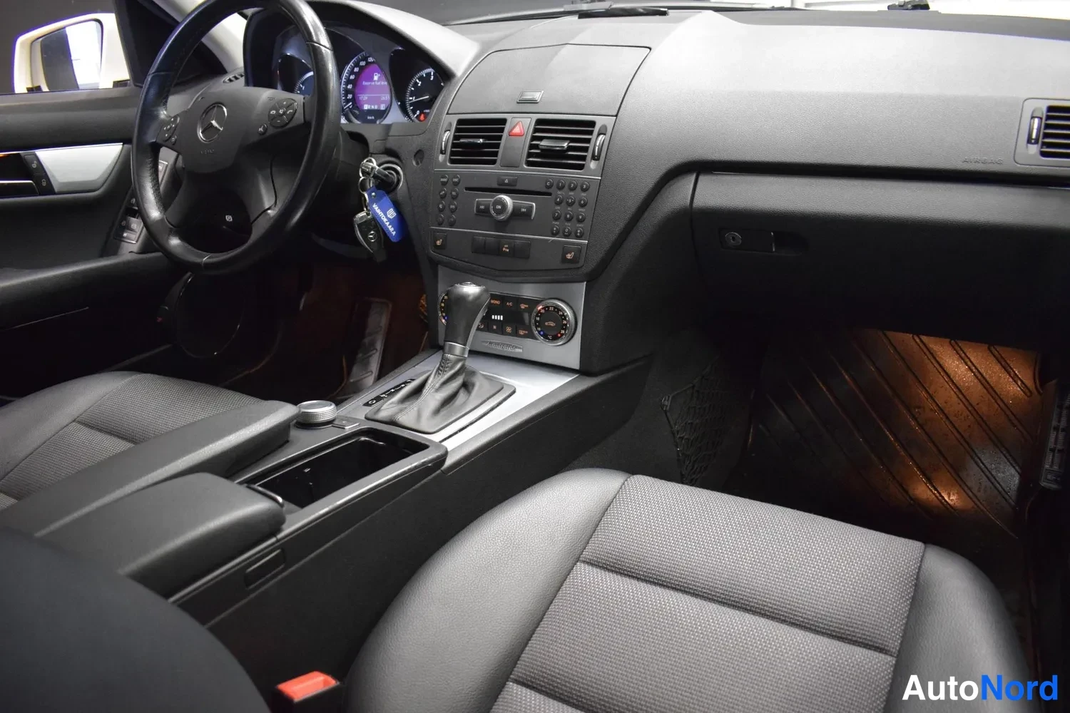 Valkoinen Mercedes-Benz C 200 CDI 2011, ulkokuva 10 – Raisio