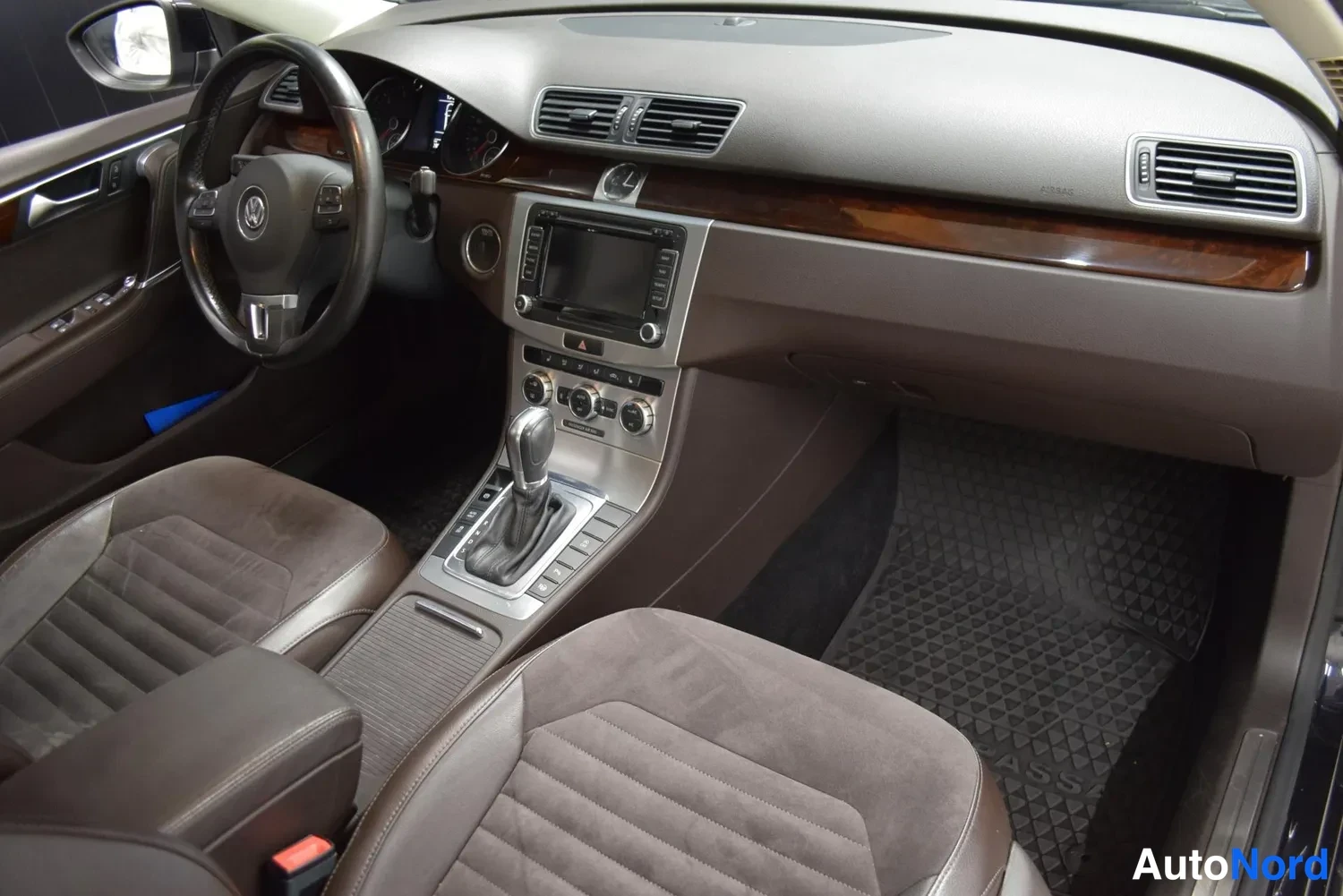 Musta Volkswagen Passat 2014, ulkokuva 11 – Raisio