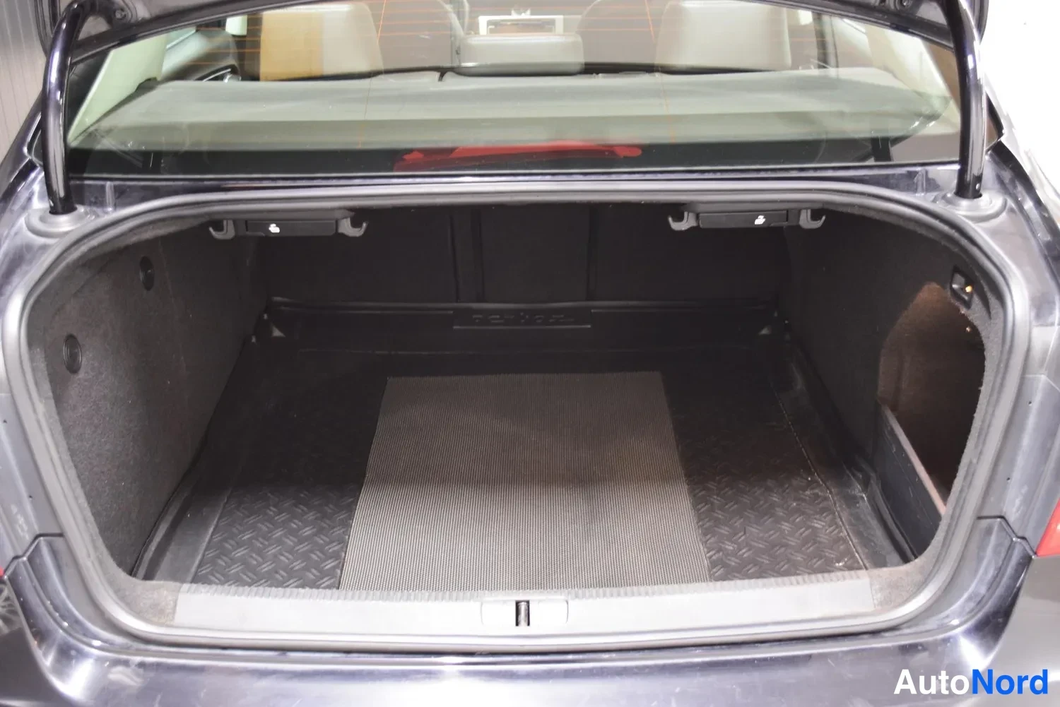 Musta Volkswagen Passat 2014, ulkokuva 14 – Raisio