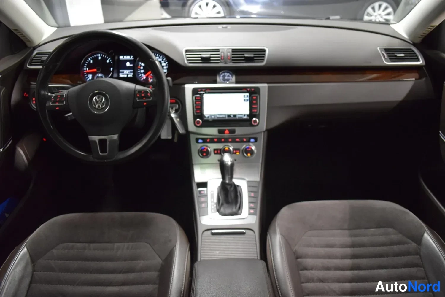 Musta Volkswagen Passat 2014, ulkokuva 15 – Raisio