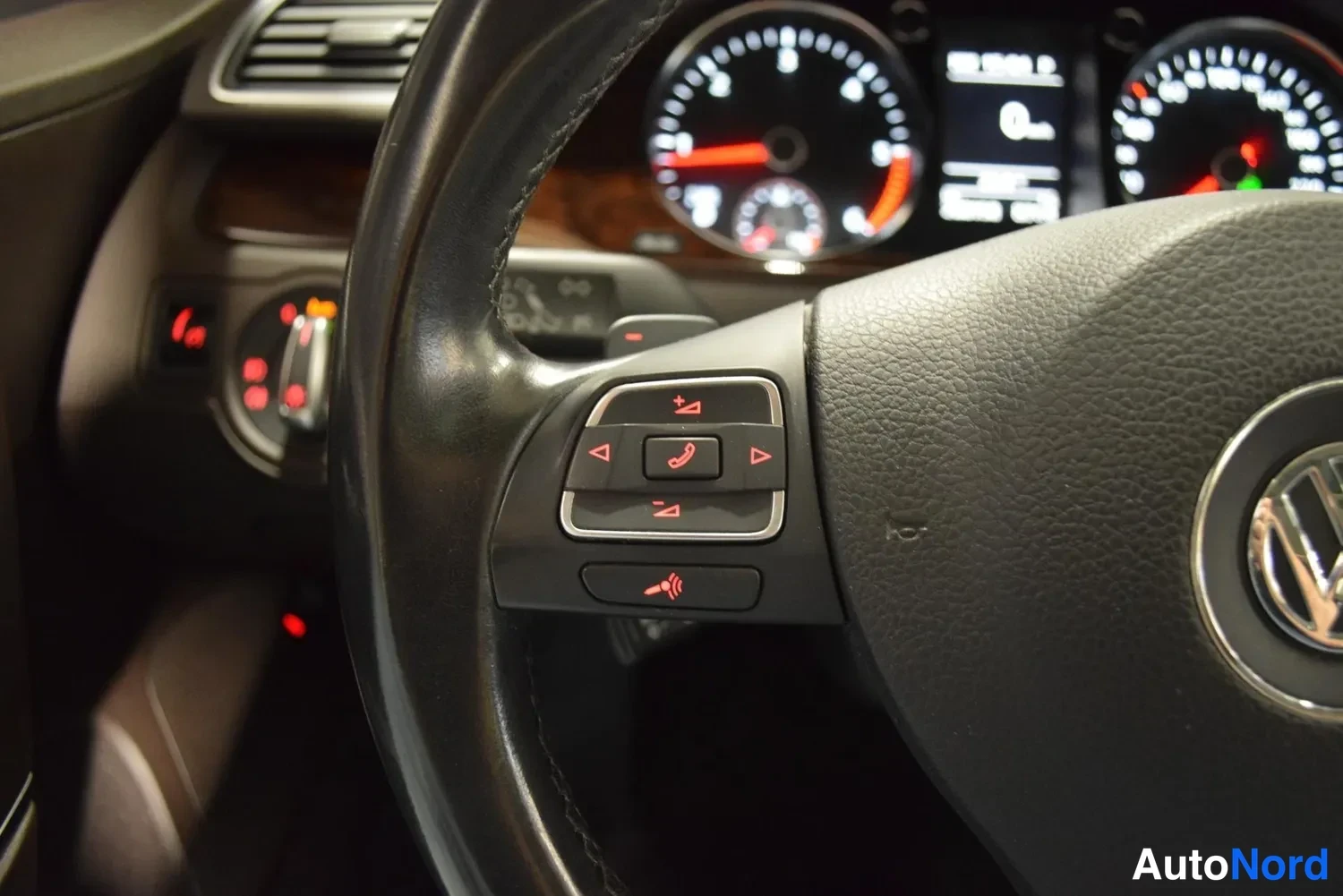 Musta Volkswagen Passat 2014, ulkokuva 17 – Raisio