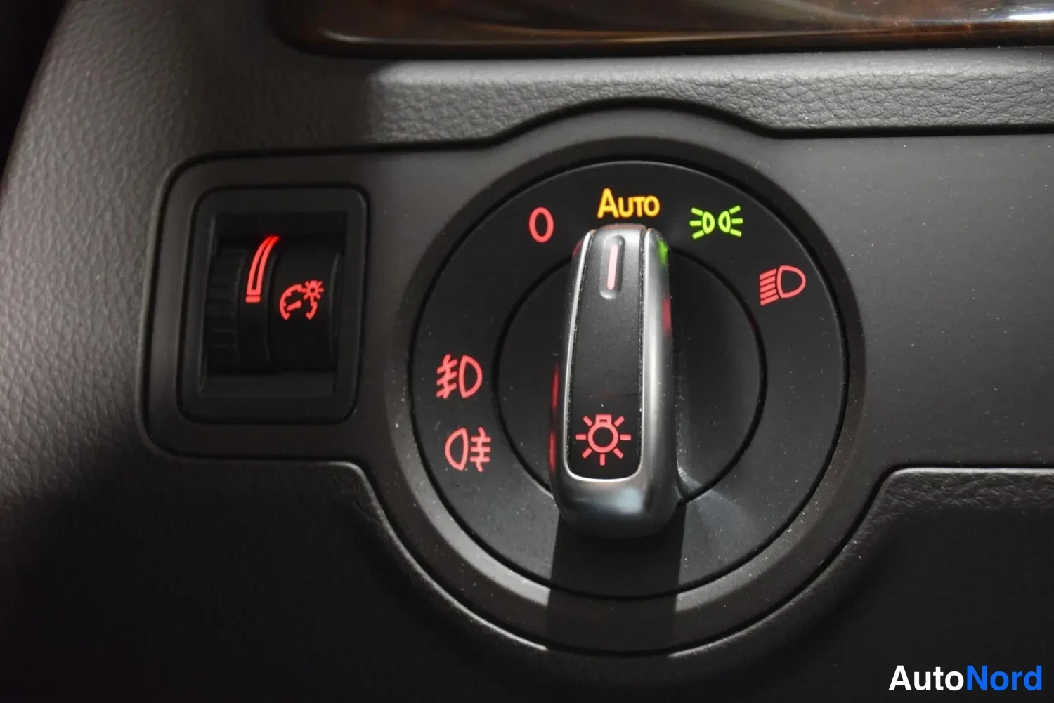 Musta Volkswagen Passat 2014, ulkokuva 25 – Raisio