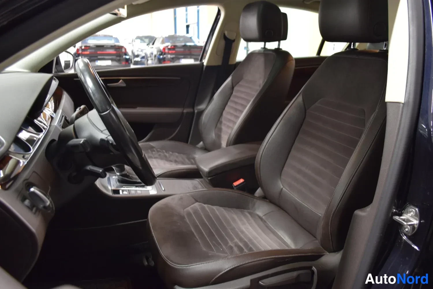 Musta Volkswagen Passat 2014, ulkokuva 9 – Raisio