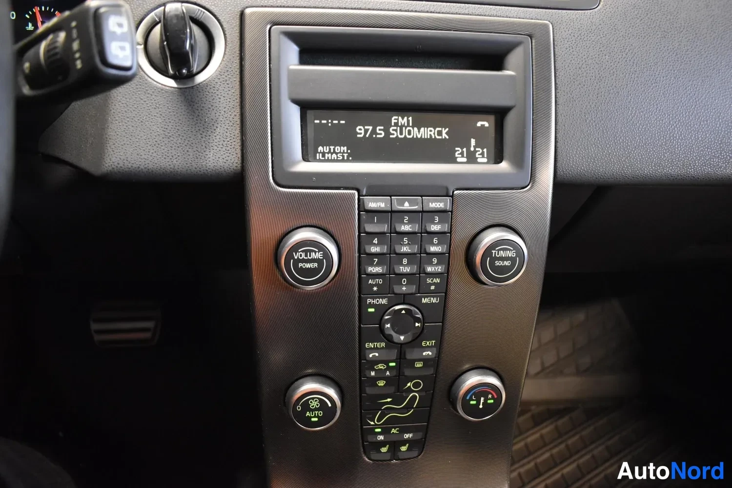 Musta Volvo C30 2011, ulkokuva 12 – Raisio