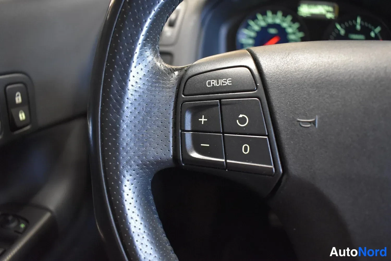 Musta Volvo C30 2011, ulkokuva 13 – Raisio