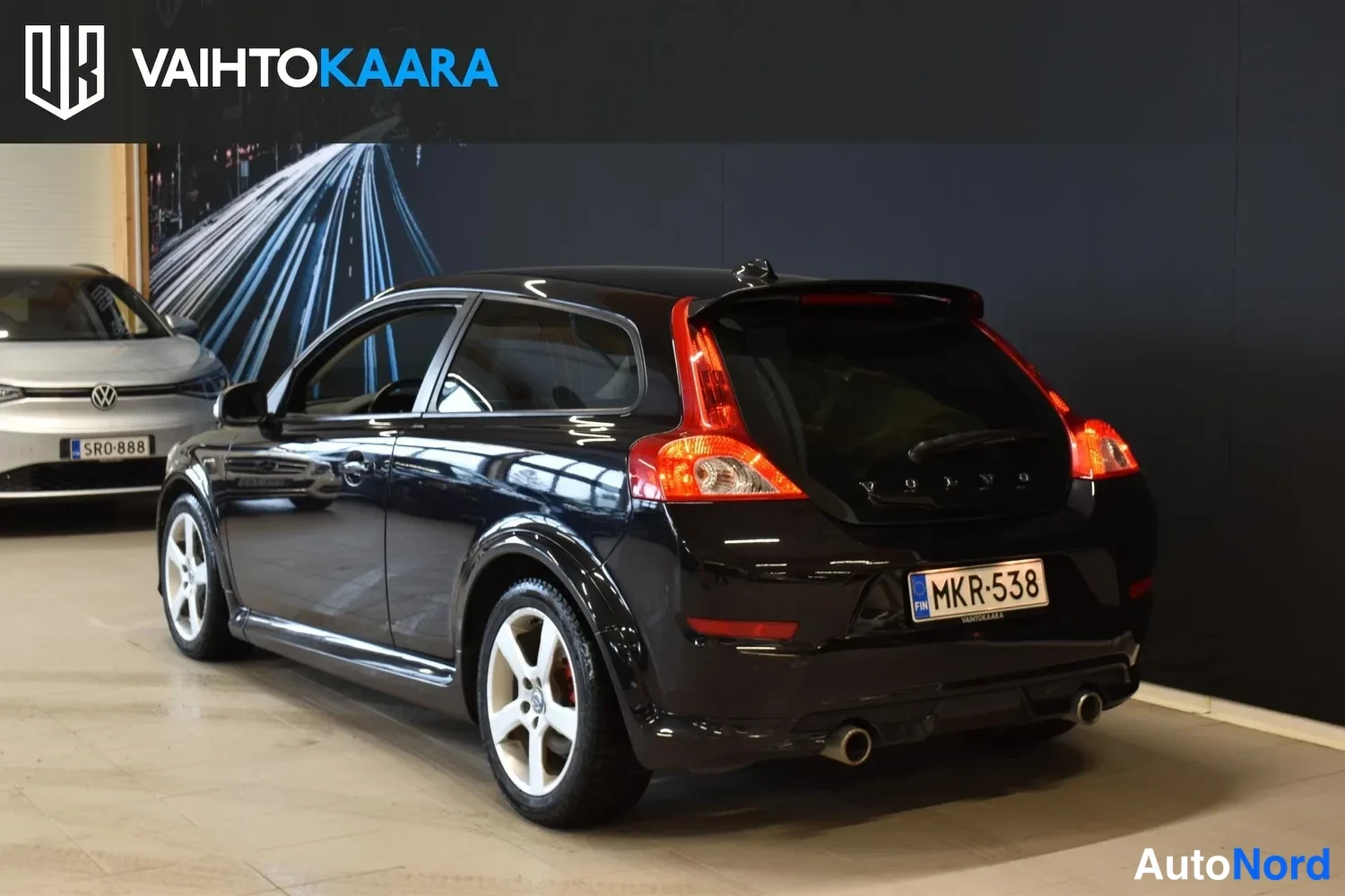Musta Volvo C30 2011, ulkokuva 3 – Raisio