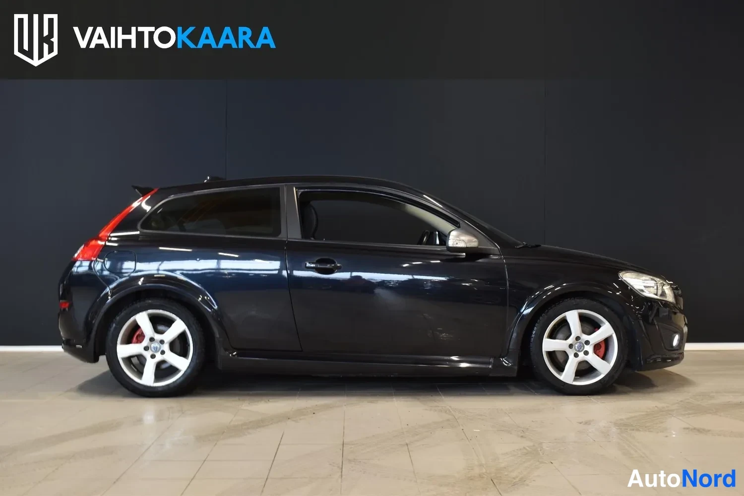 Musta Volvo C30 2011, ulkokuva 4 – Raisio