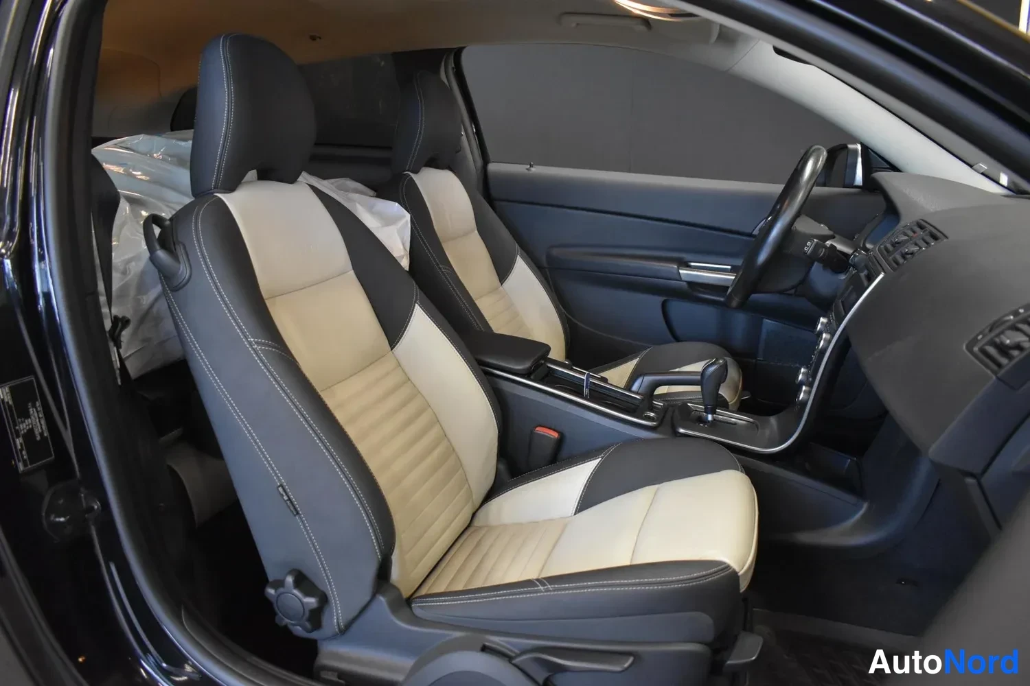 Musta Volvo C30 2011, ulkokuva 9 – Raisio
