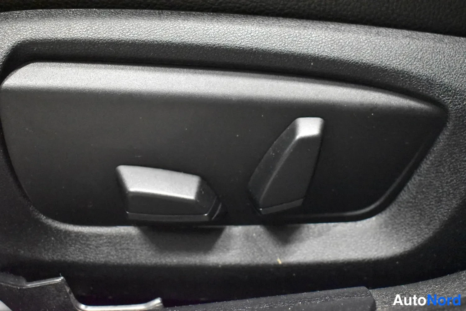 Harmaa BMW 520i 2016, ulkokuva 24 – Raisio