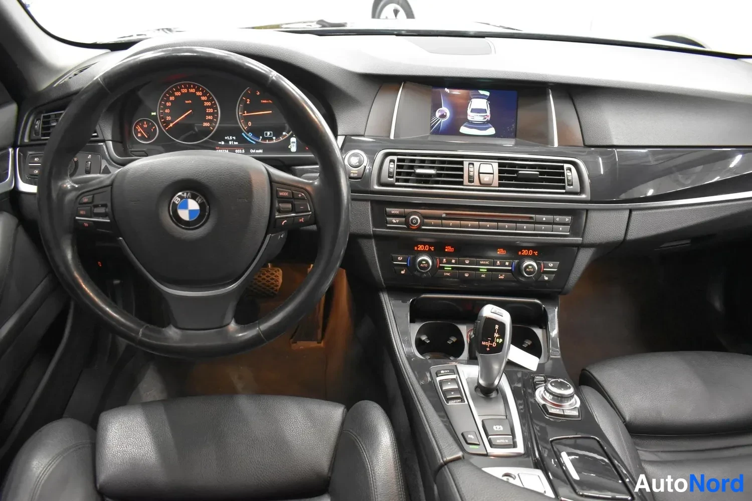 Harmaa BMW 520i 2016, ulkokuva 8 – Raisio