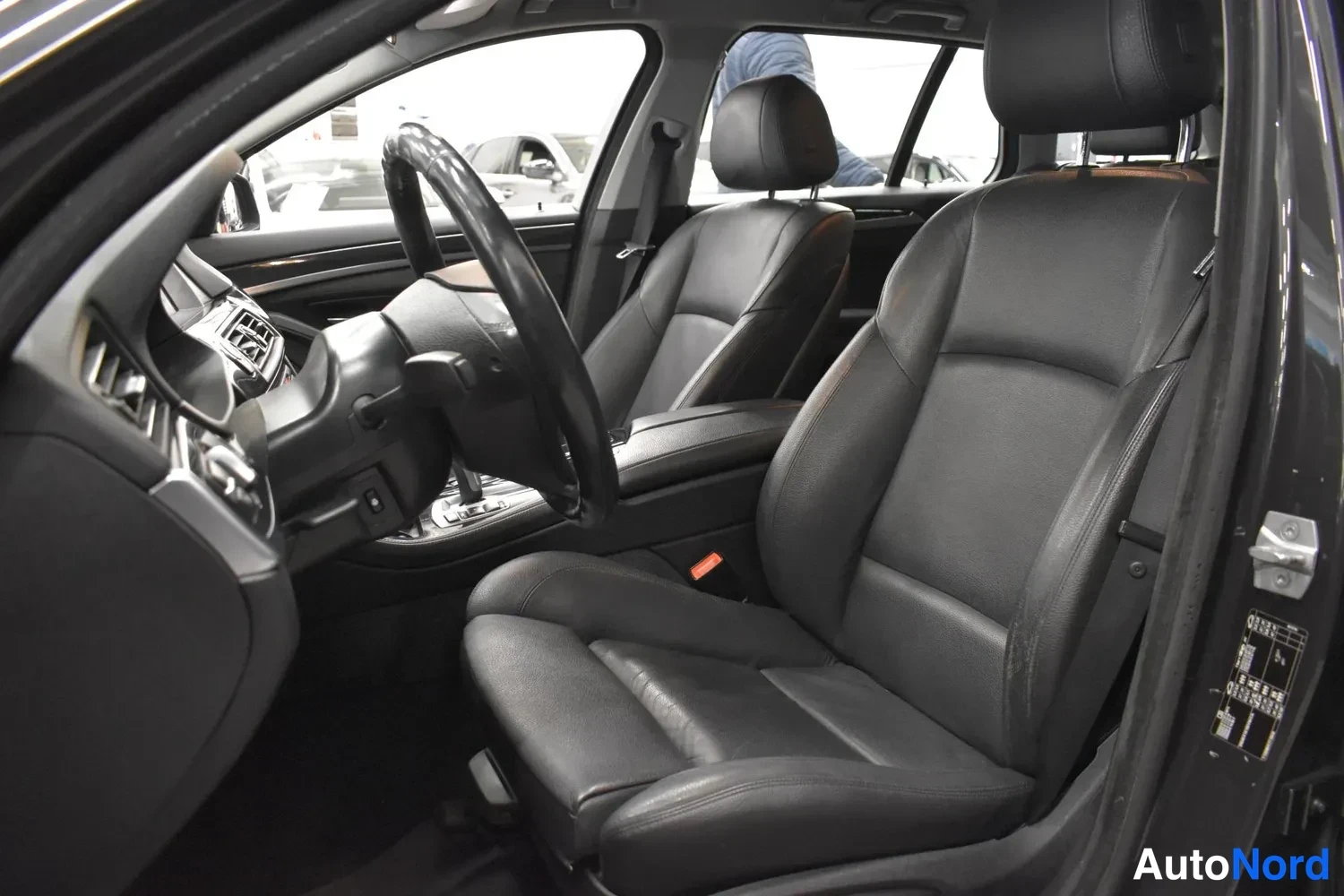 Harmaa BMW 520i 2016, ulkokuva 9 – Raisio