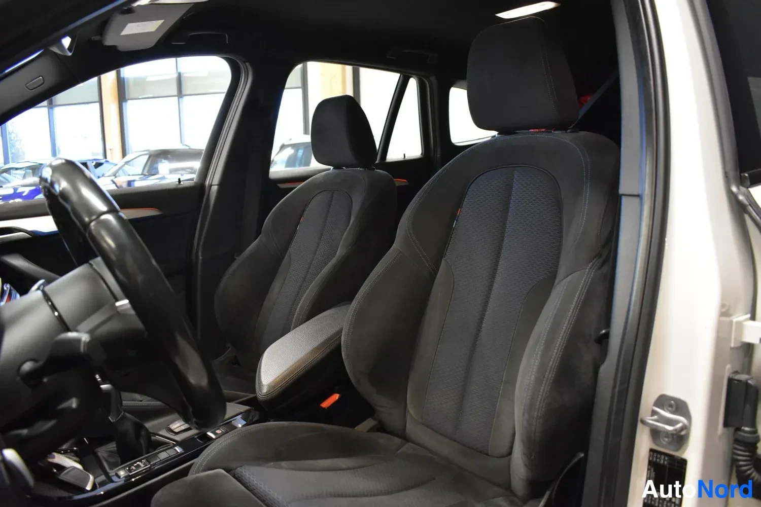 Valkoinen BMW X1 sDrive18d 2016, ulkokuva 8 – Raisio