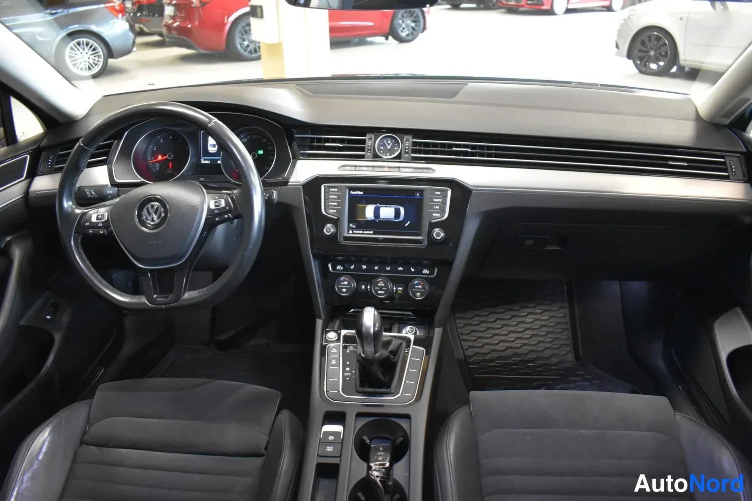 Harmaa Volkswagen Passat 2017, ulkokuva 11 – Raisio
