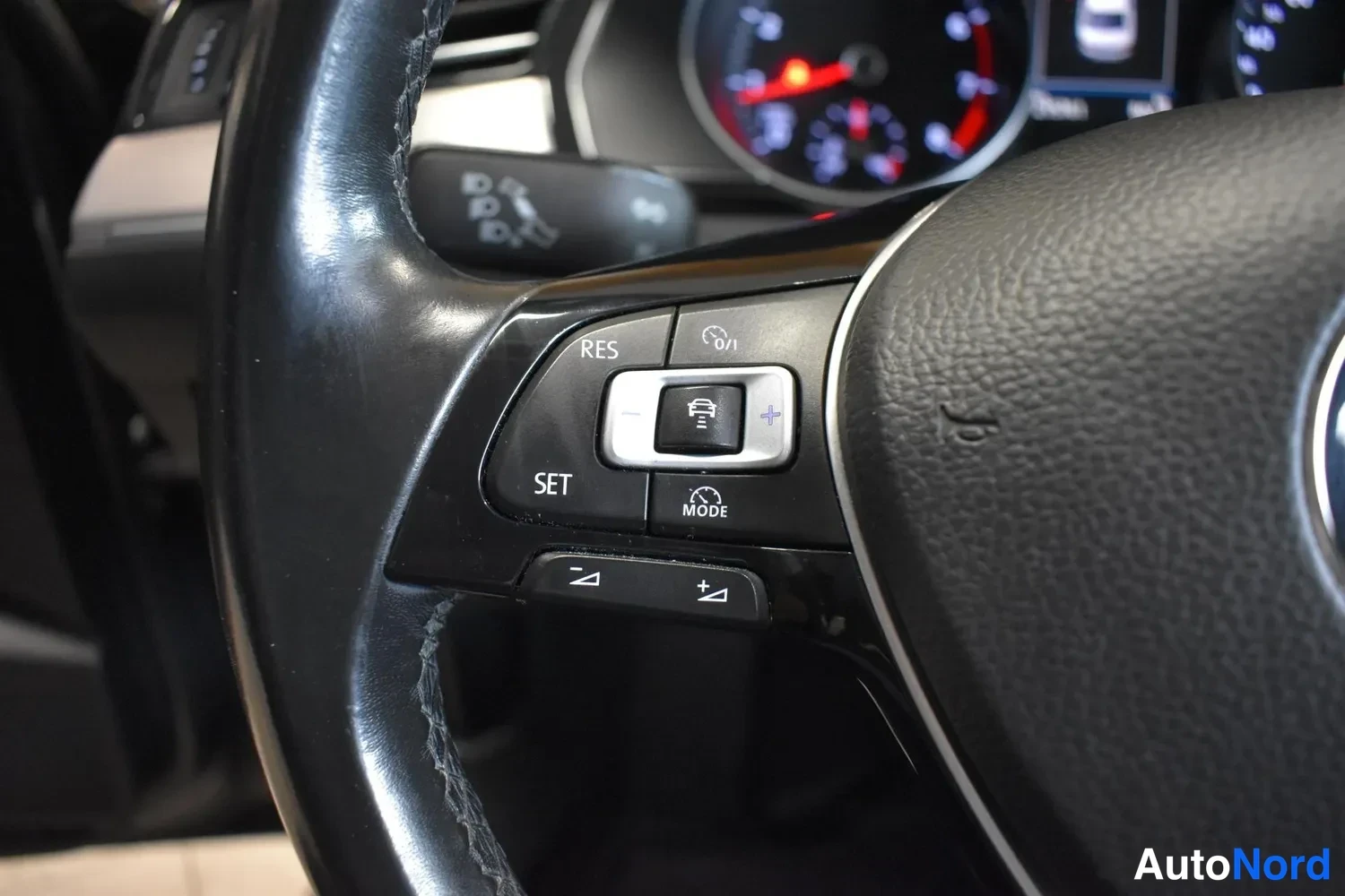 Harmaa Volkswagen Passat 2017, ulkokuva 15 – Raisio