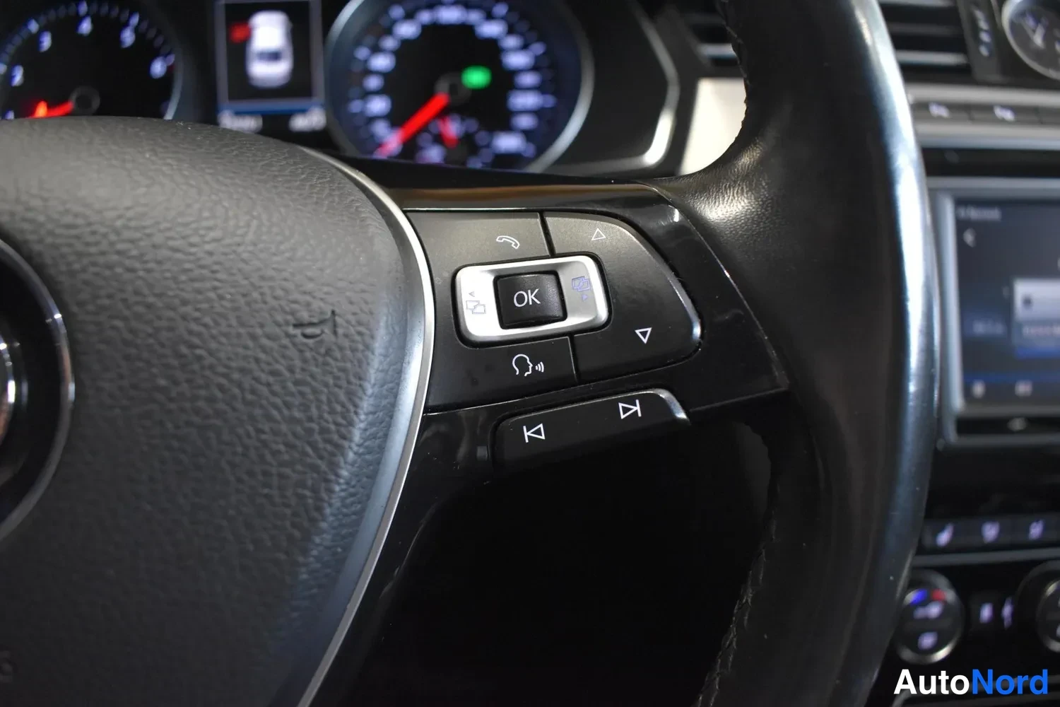 Harmaa Volkswagen Passat 2017, ulkokuva 16 – Raisio