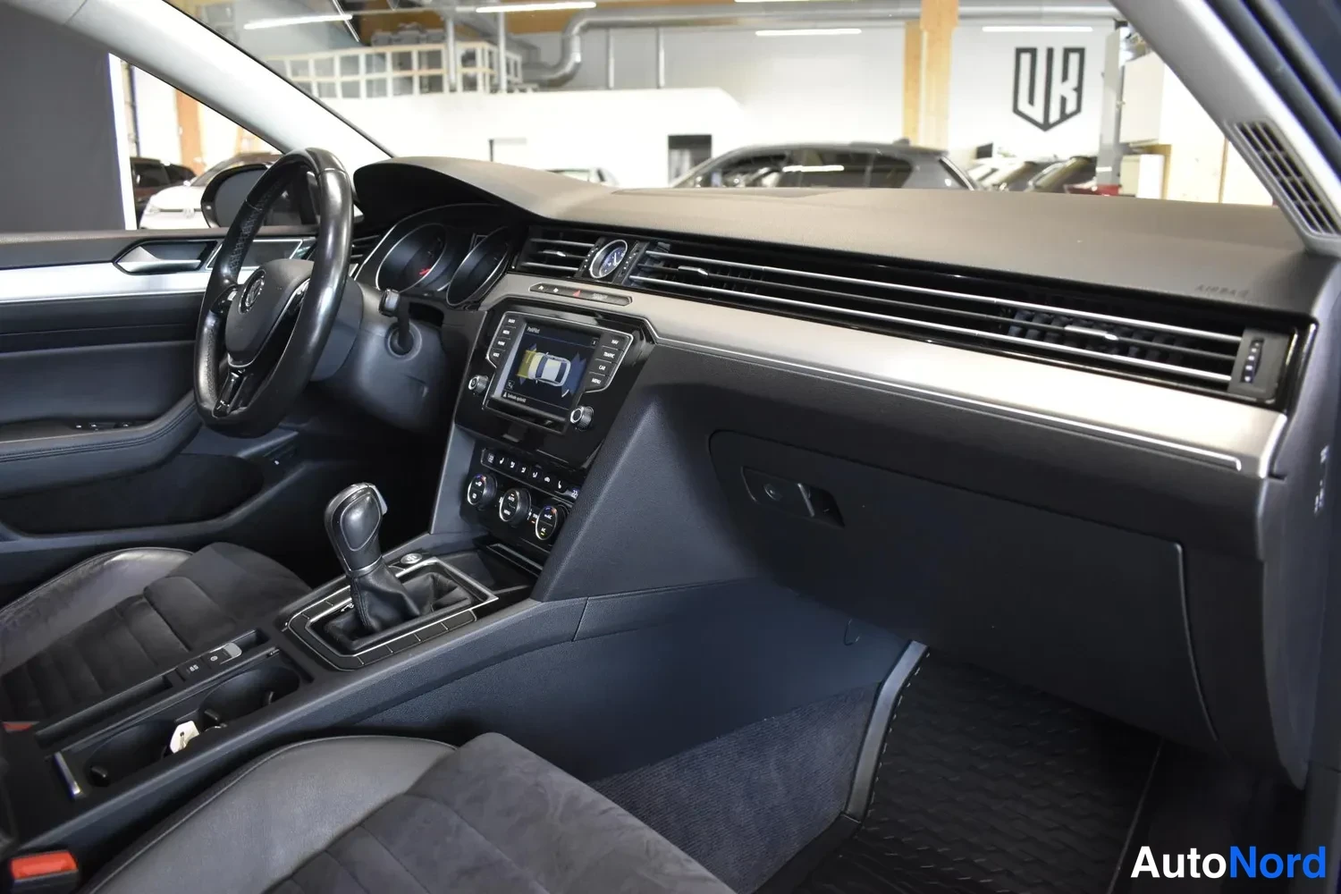 Harmaa Volkswagen Passat 2017, ulkokuva 9 – Raisio