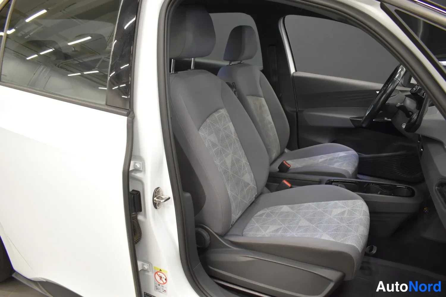 Valkoinen Volkswagen ID.3 2022, ulkokuva 11 – Raisio