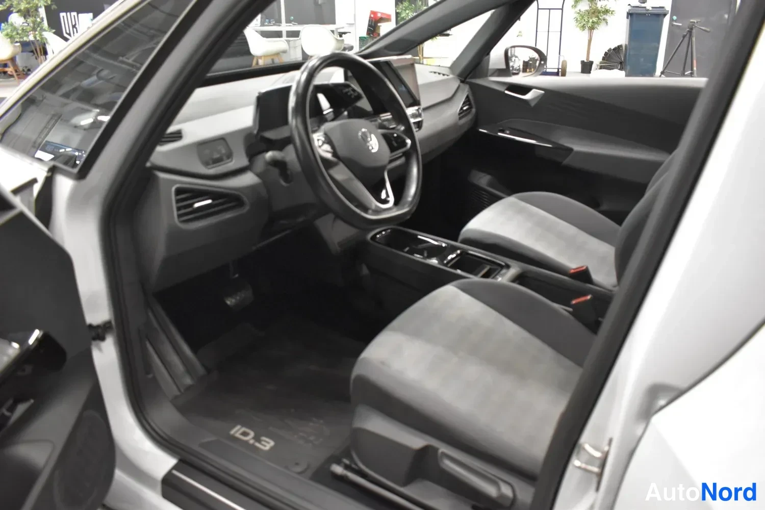 Valkoinen Volkswagen ID.3 2022, ulkokuva 8 – Raisio