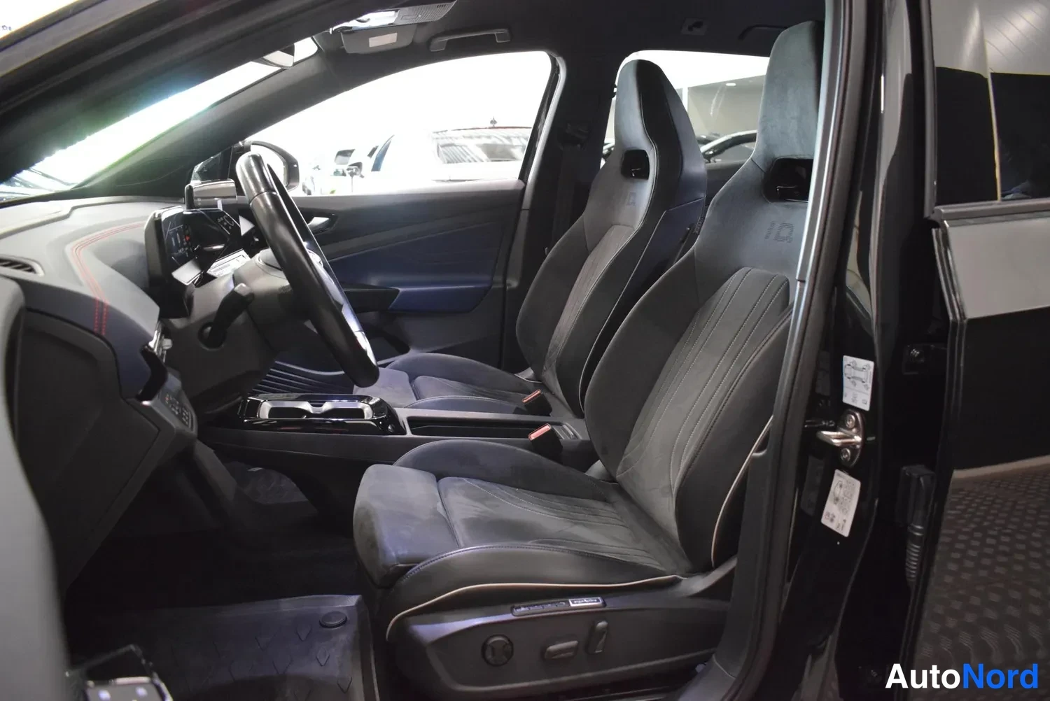 Musta Volkswagen ID.4 GTX 2022, ulkokuva 7 – Raisio