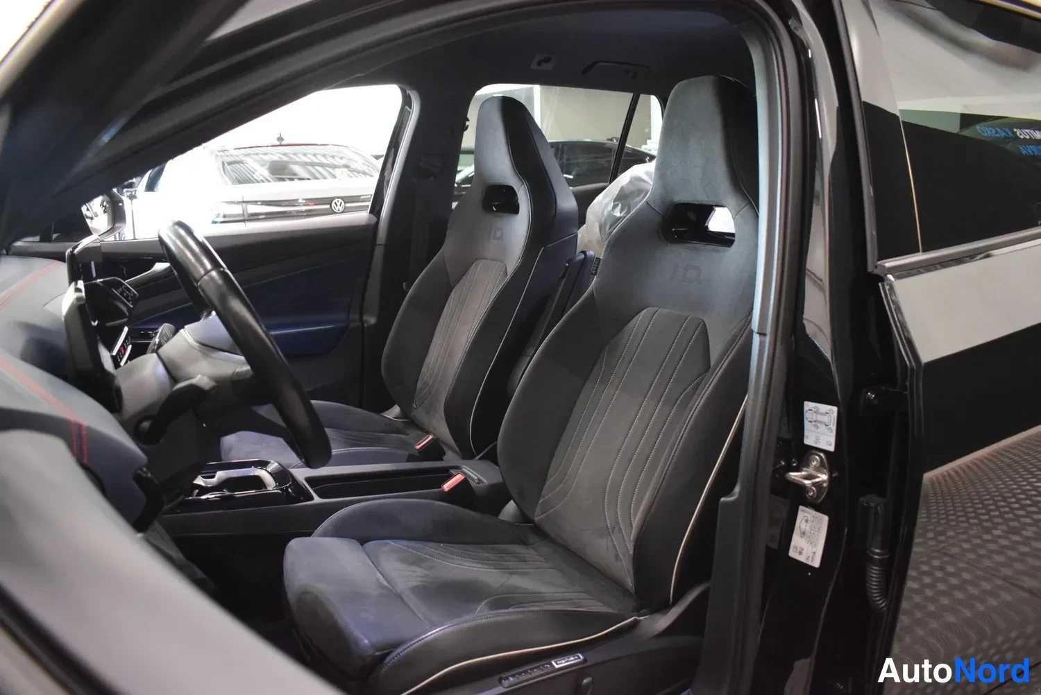 Musta Volkswagen ID.4 GTX 2022, ulkokuva 10 – Raisio