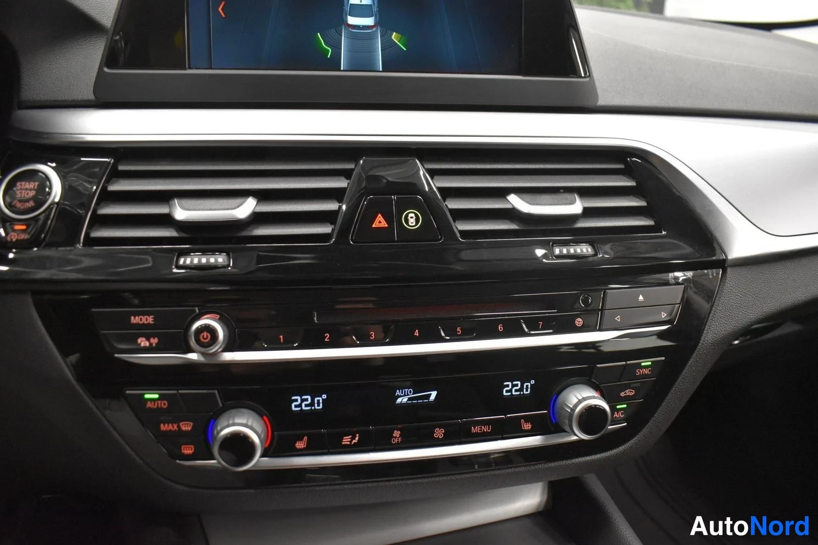Valkoinen BMW 520d 2018, yksityiskohta, kuva 23