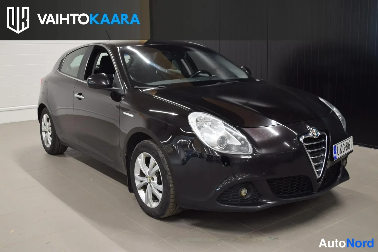Musta Alfa Romeo Giulietta 2011, ulkokuva 6 – Raisio