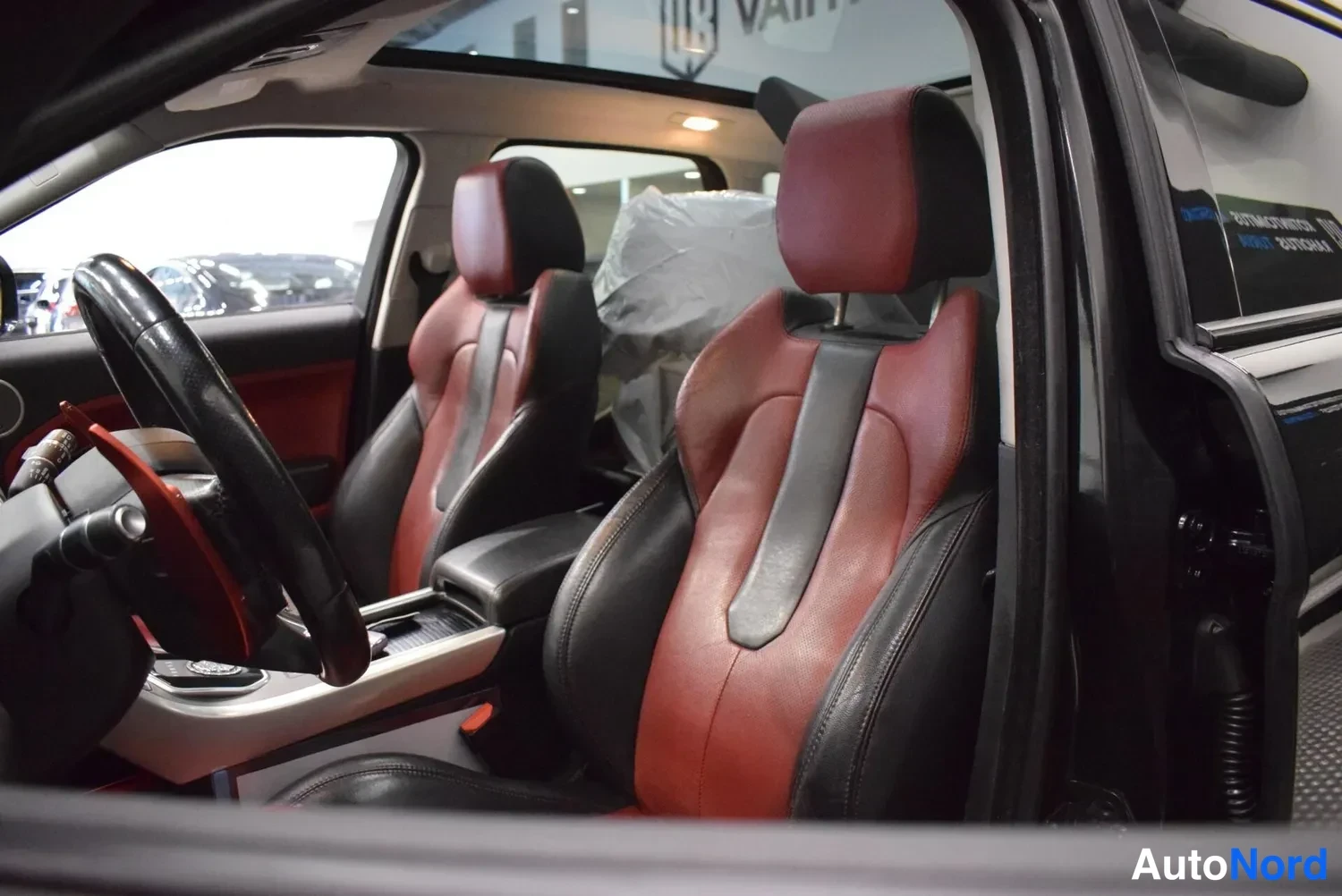 Musta Land Rover Range Rover Evoque 2013, ulkokuva 9 – Raisio
