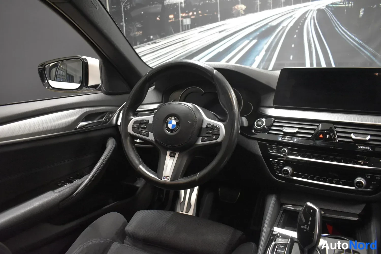 Valkoinen BMW 530e 2018, ulkokuva 11 – Raisio