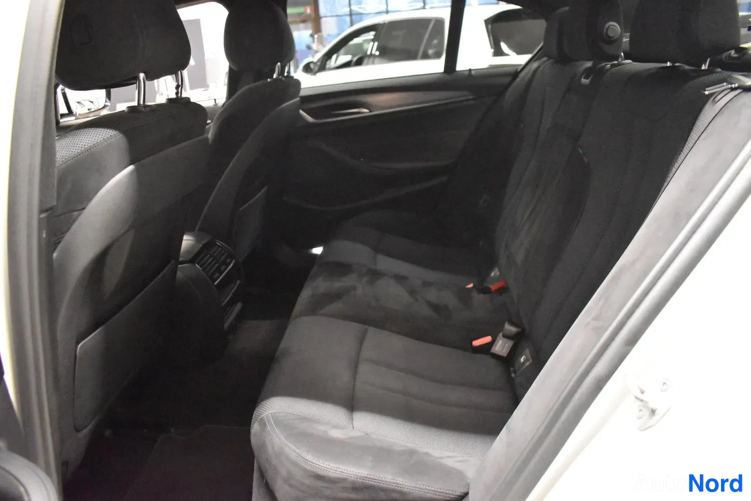 Valkoinen BMW 530e 2018, ulkokuva 12 – Raisio