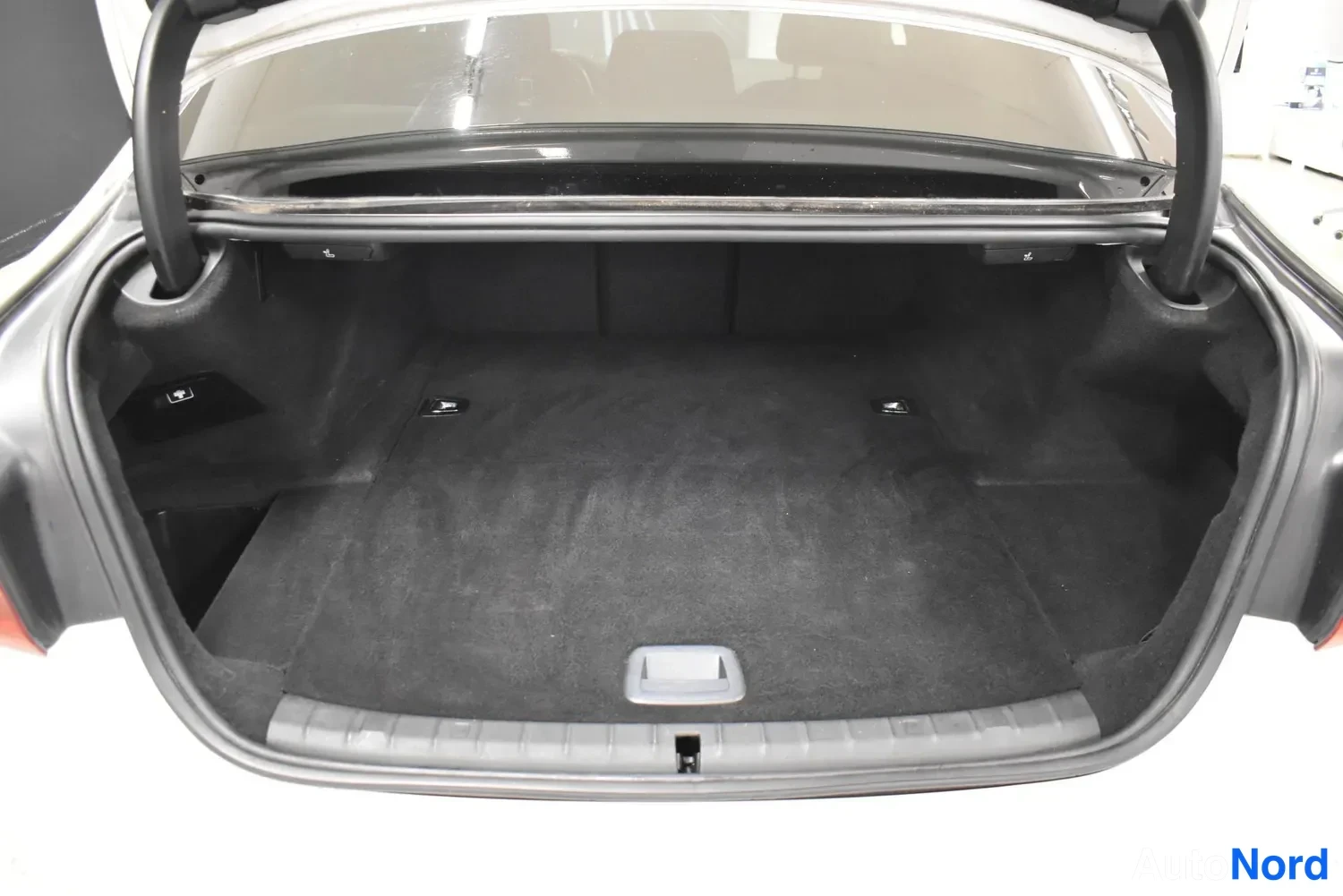 Valkoinen BMW 530e 2018, ulkokuva 14 – Raisio