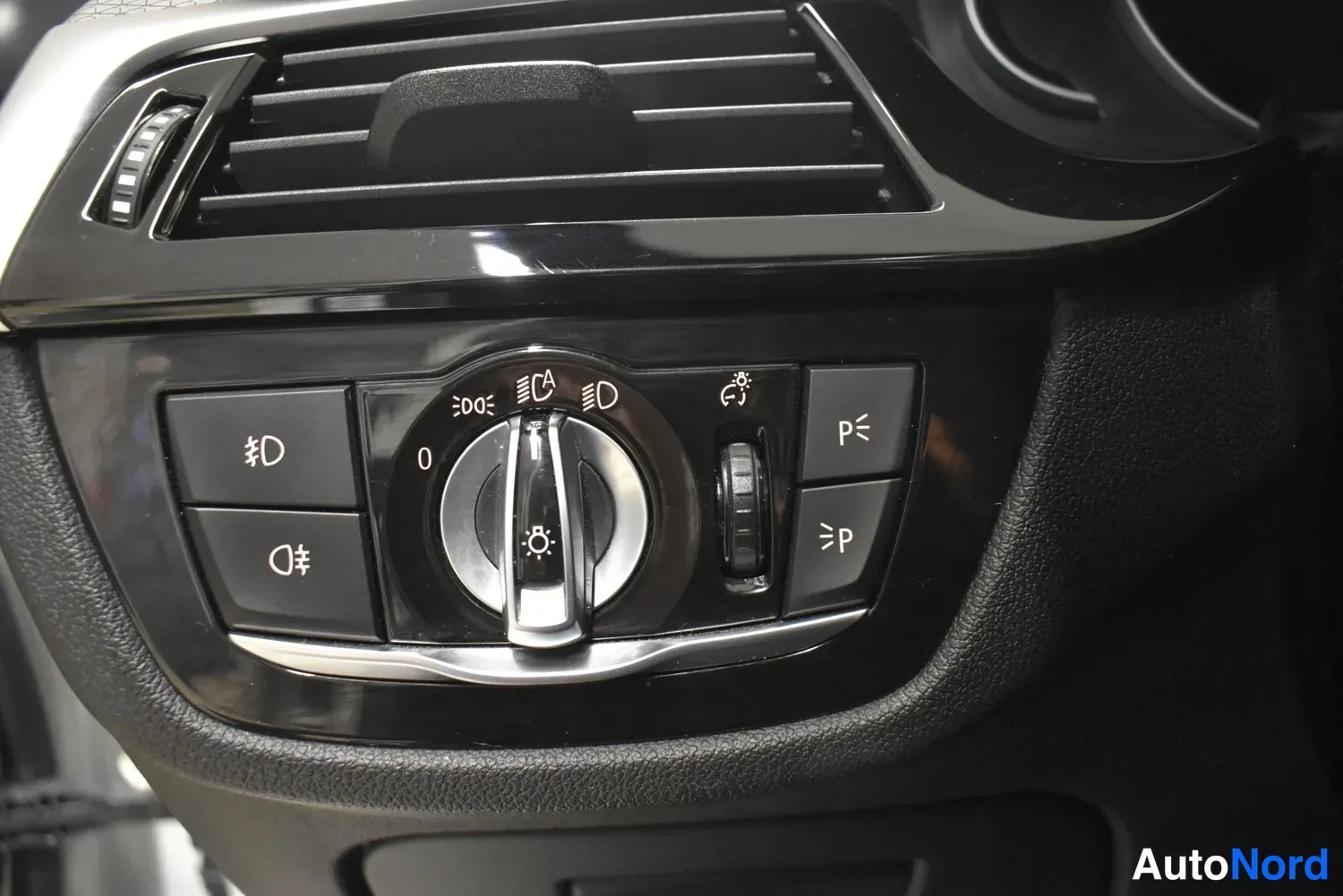 Valkoinen BMW 530e 2018, ulkokuva 22 – Raisio