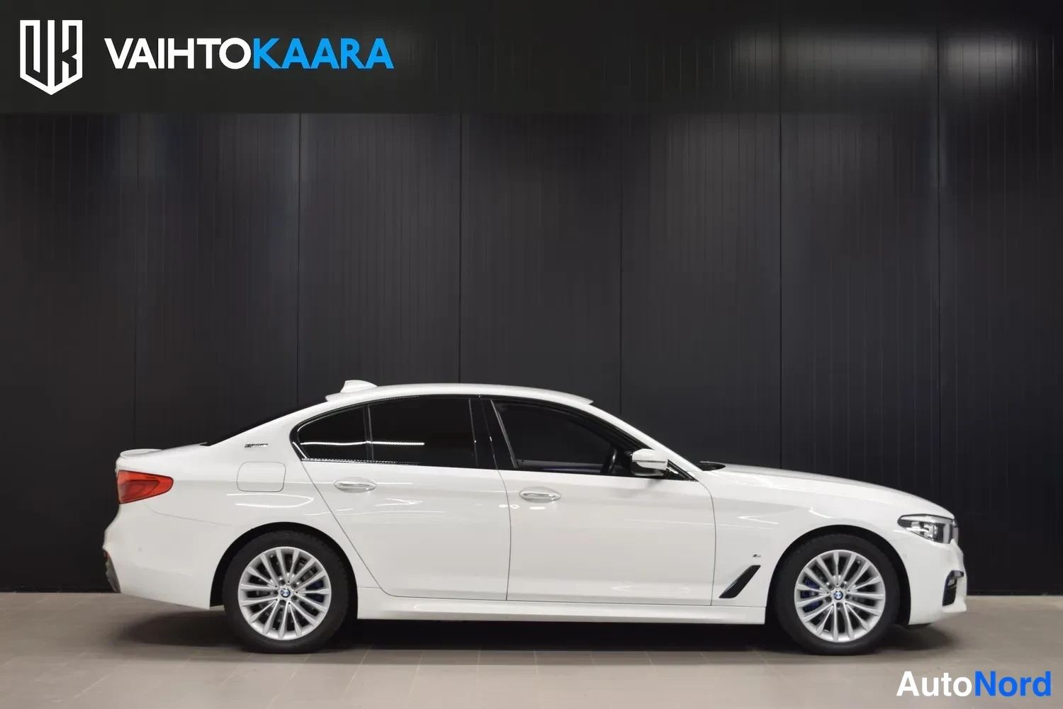Valkoinen BMW 530e 2018, ulkokuva 5 – Raisio