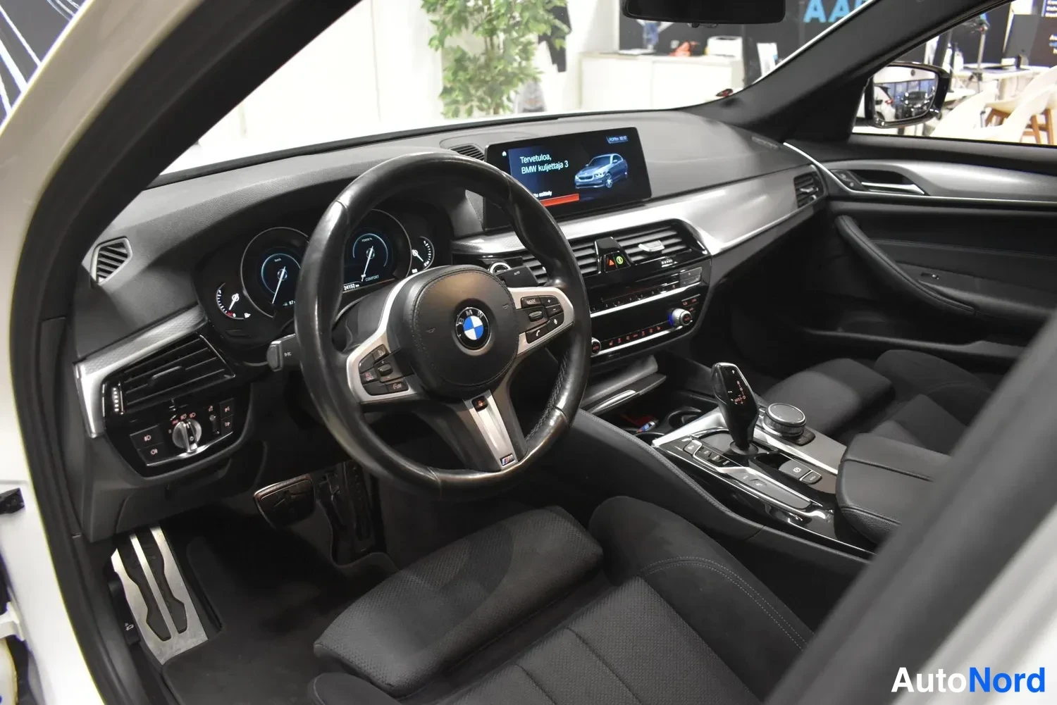 Valkoinen BMW 530e 2018, ulkokuva 8 – Raisio