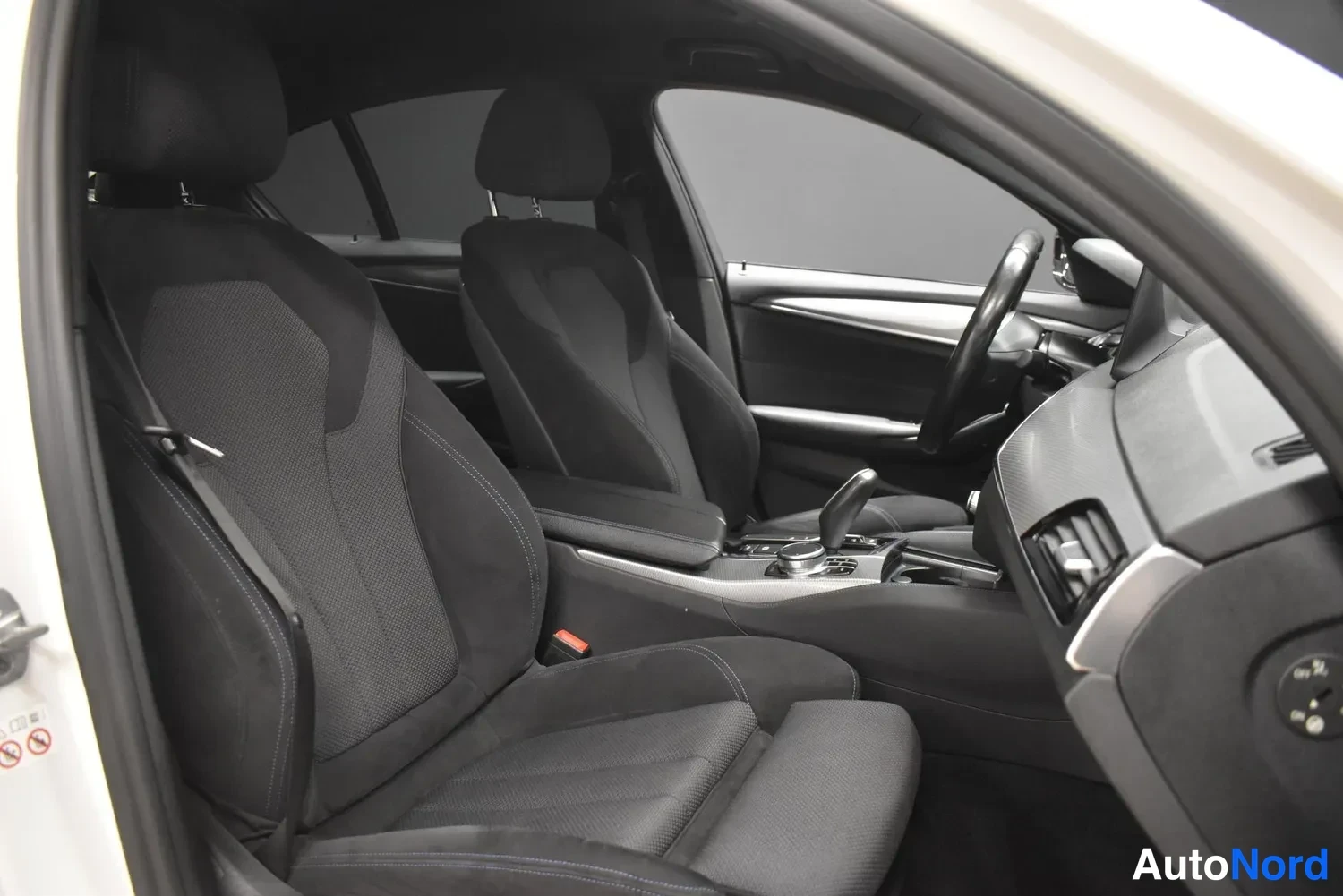 Valkoinen BMW 530e 2018, ulkokuva 10 – Raisio