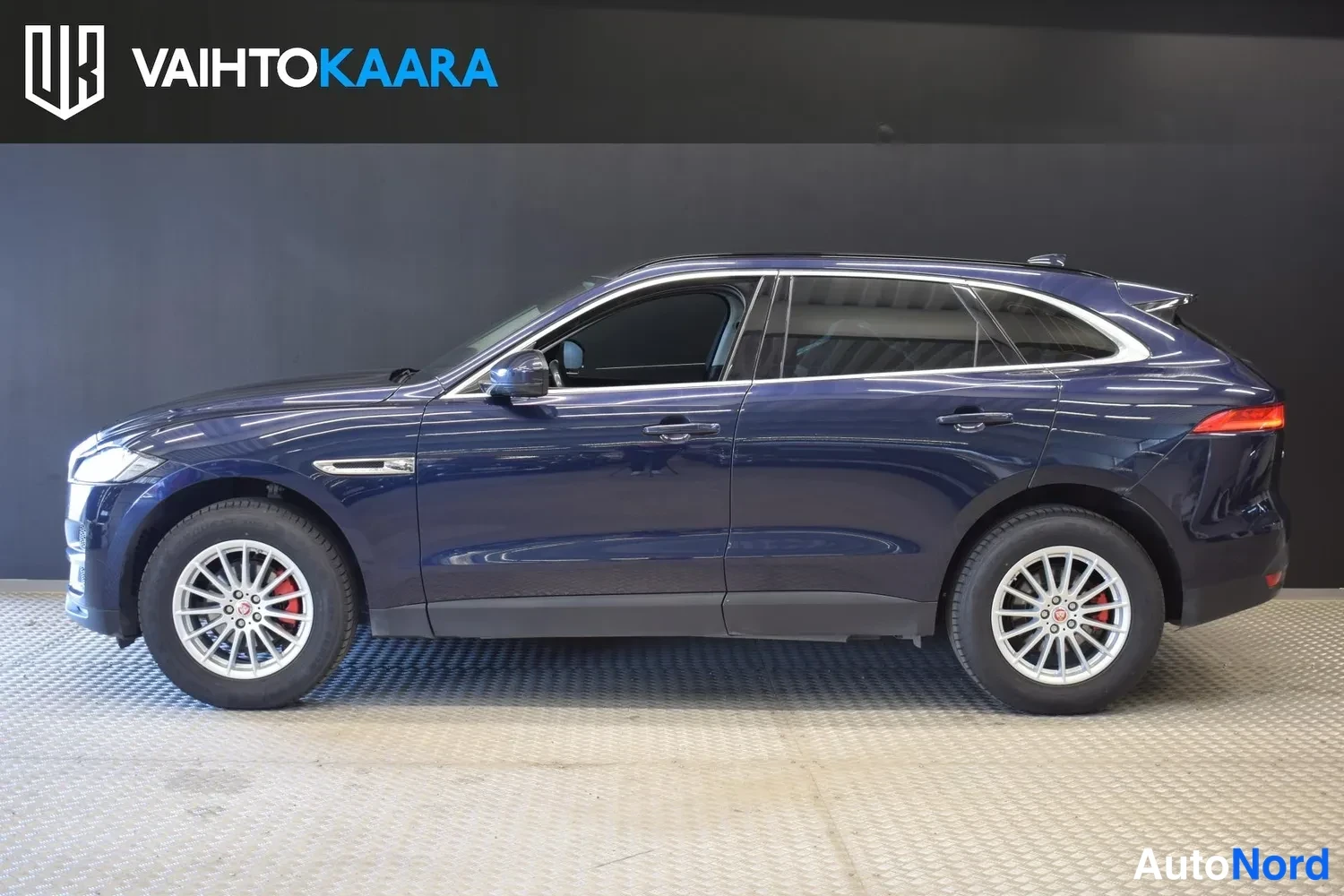 Sininen Jaguar F-Pace 2017, ulkokuva 2 – Raisio