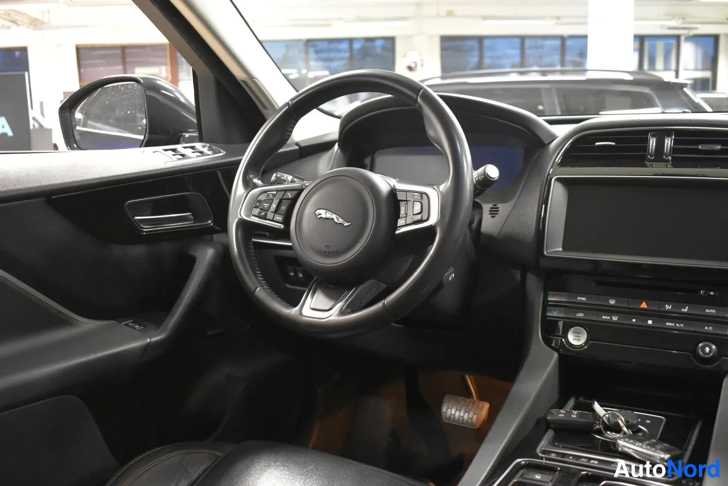 Sininen Jaguar F-Pace 2017, ulkokuva 15 – Raisio