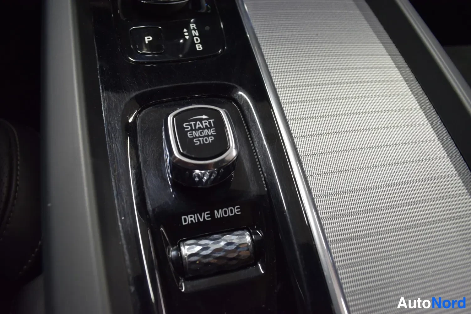 Valkoinen Volvo XC60 2019, ulkokuva 20 – Raisio