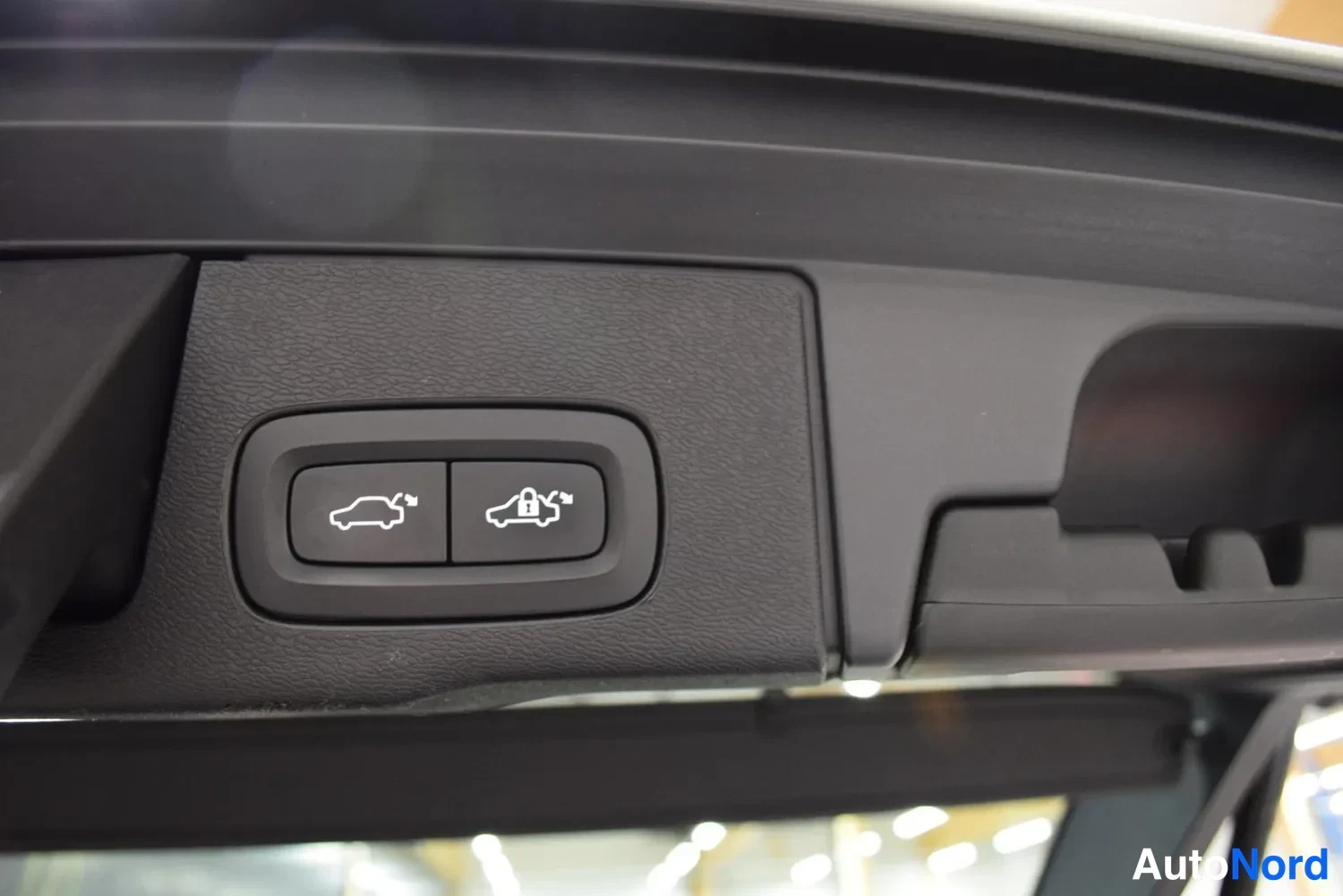 Valkoinen Volvo XC60 2019, ulkokuva 21 – Raisio