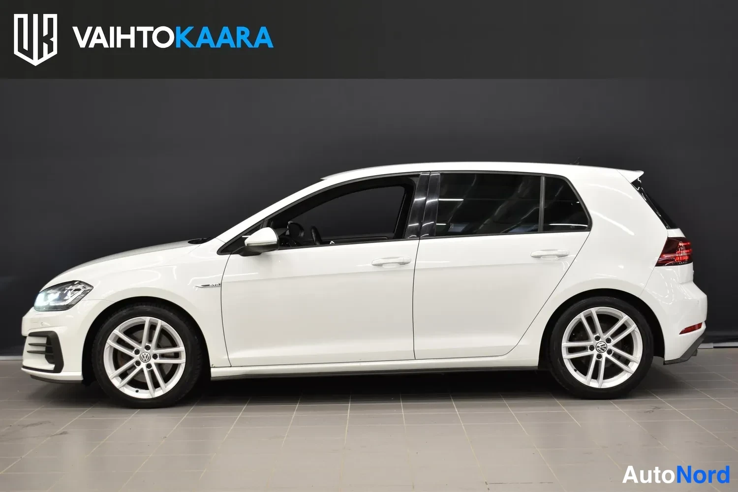 Valkoinen Volkswagen Golf 2017, ulkokuva 2 – Raisio