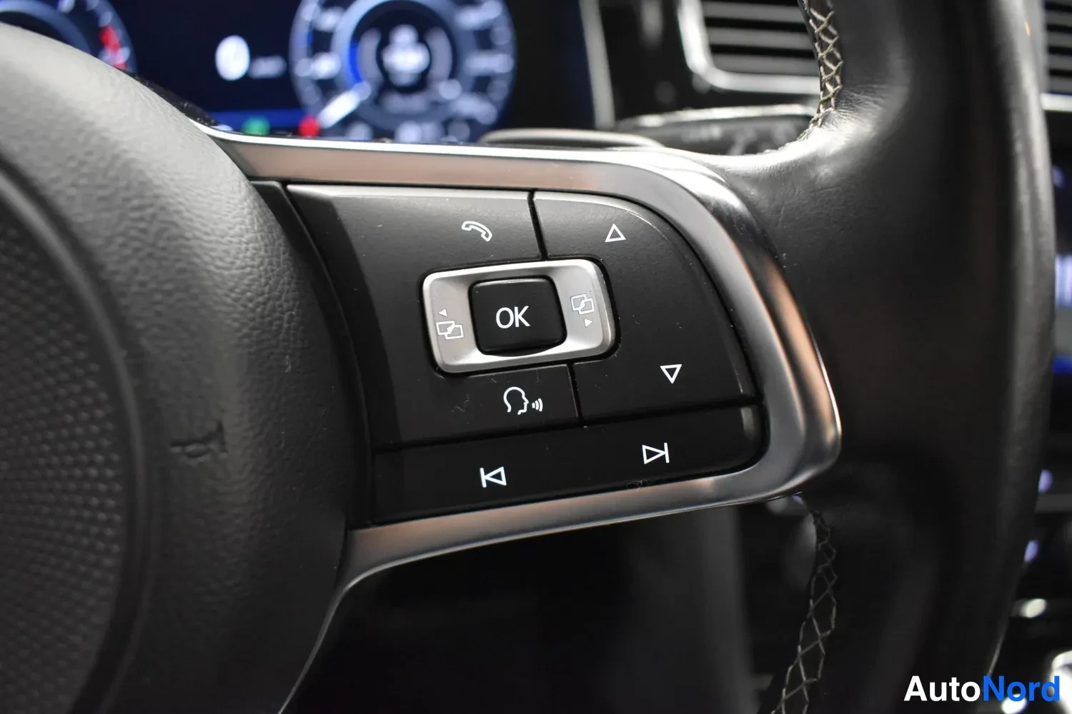 Valkoinen Volkswagen Golf 2017, ulkokuva 14 – Raisio