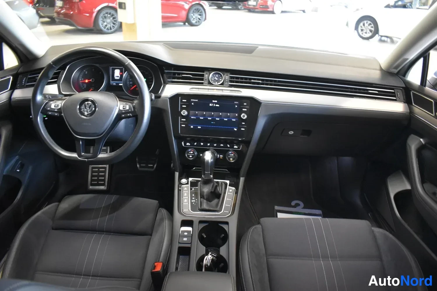 Valkoinen Volkswagen Passat Variant 2017, ulkokuva 11 – Raisio